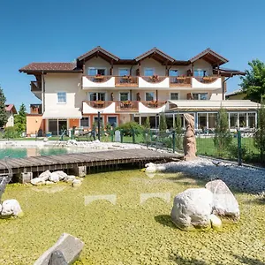 https://hotel-himmelreich.saalbachhinterglemmhotels.com