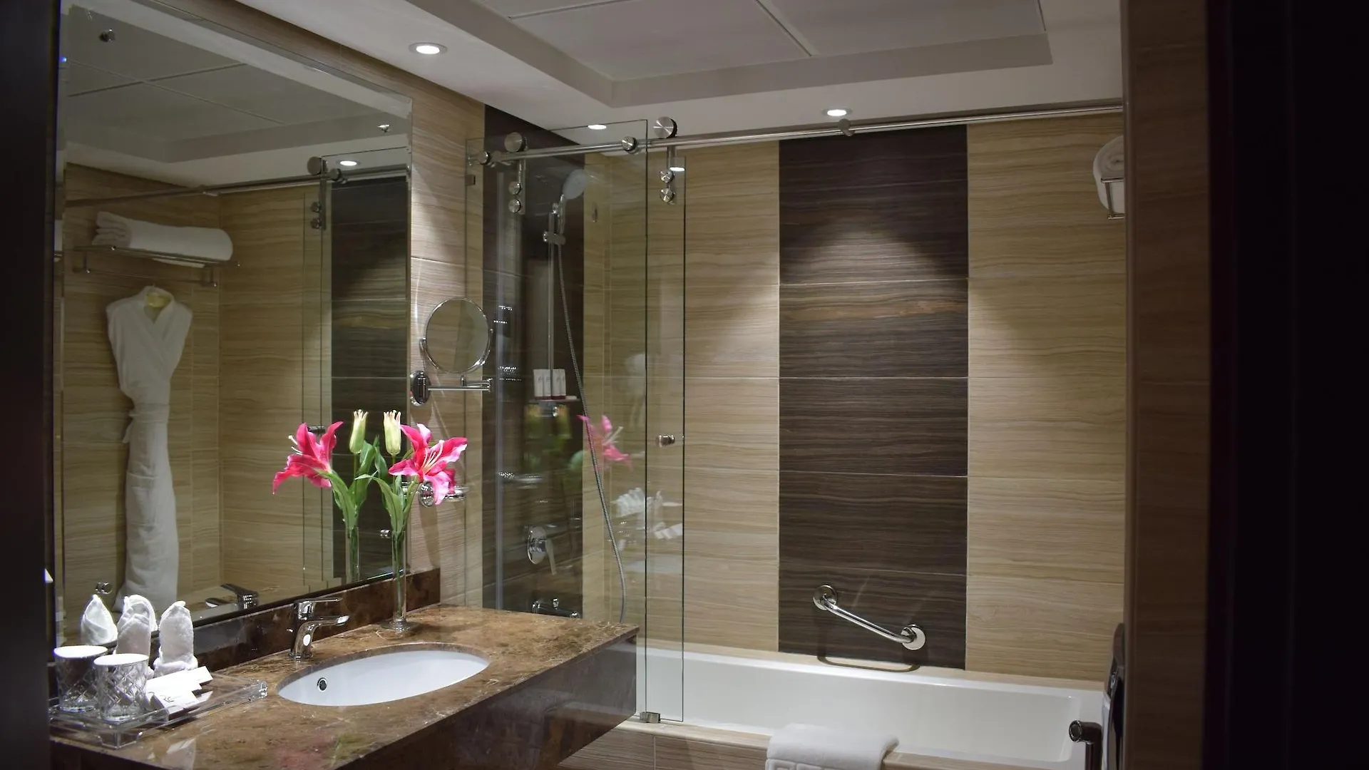 ****  Omega Hotel Dubai Emirados Árabes Unidos