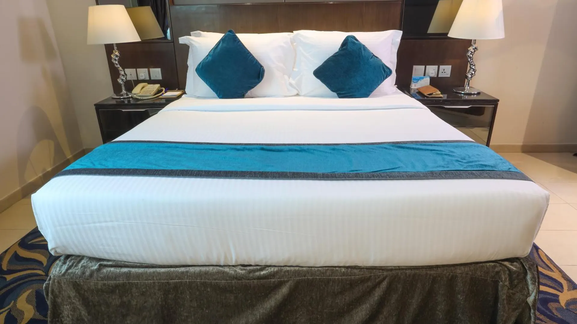 ****  Omega Hotel Dubai Emirados Árabes Unidos
